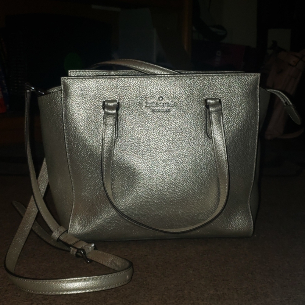 NWOT: KATE SPADE GOLD PURSE!!